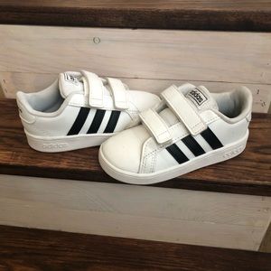 Adidas sneakers toddler size 7